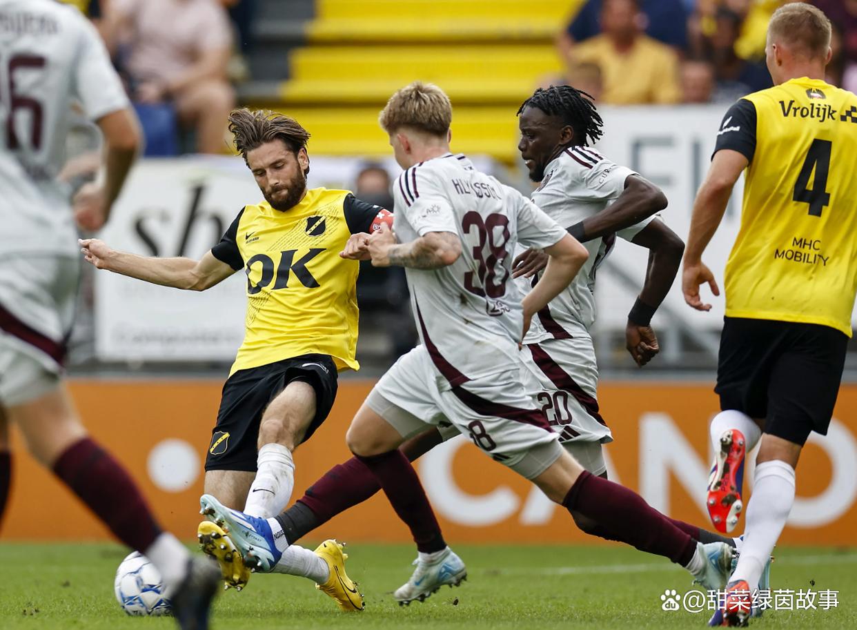 阿贾克斯遭遇意外失利，失去领先优势