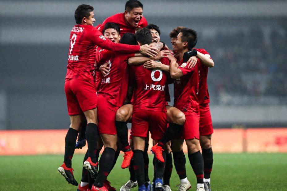 上海上港战胜河南建业，保持不败记录