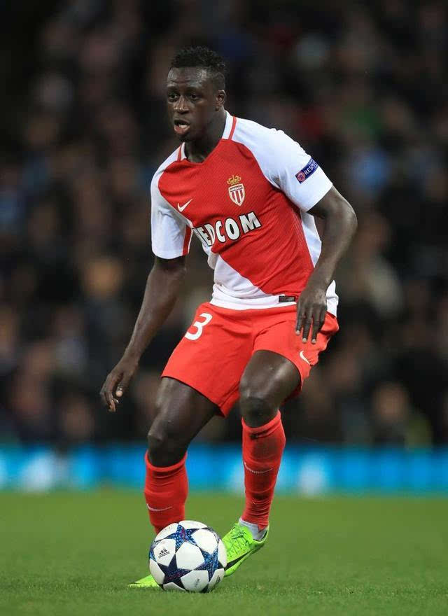 摩纳哥主帅变阵策略，球队战术出新变化