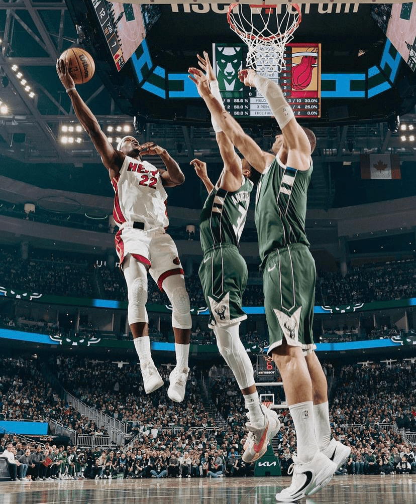 美洲篮球大赛加时赛激烈打响,生死悬殊 美洲篮球大赛加时赛激烈打响,生死悬殊