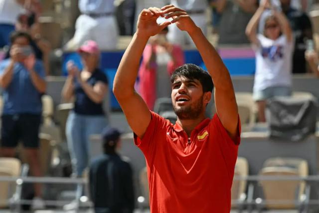 熊猫TV-西班牙网球队险胜美国网球队，纳达尔完成帽子戏法